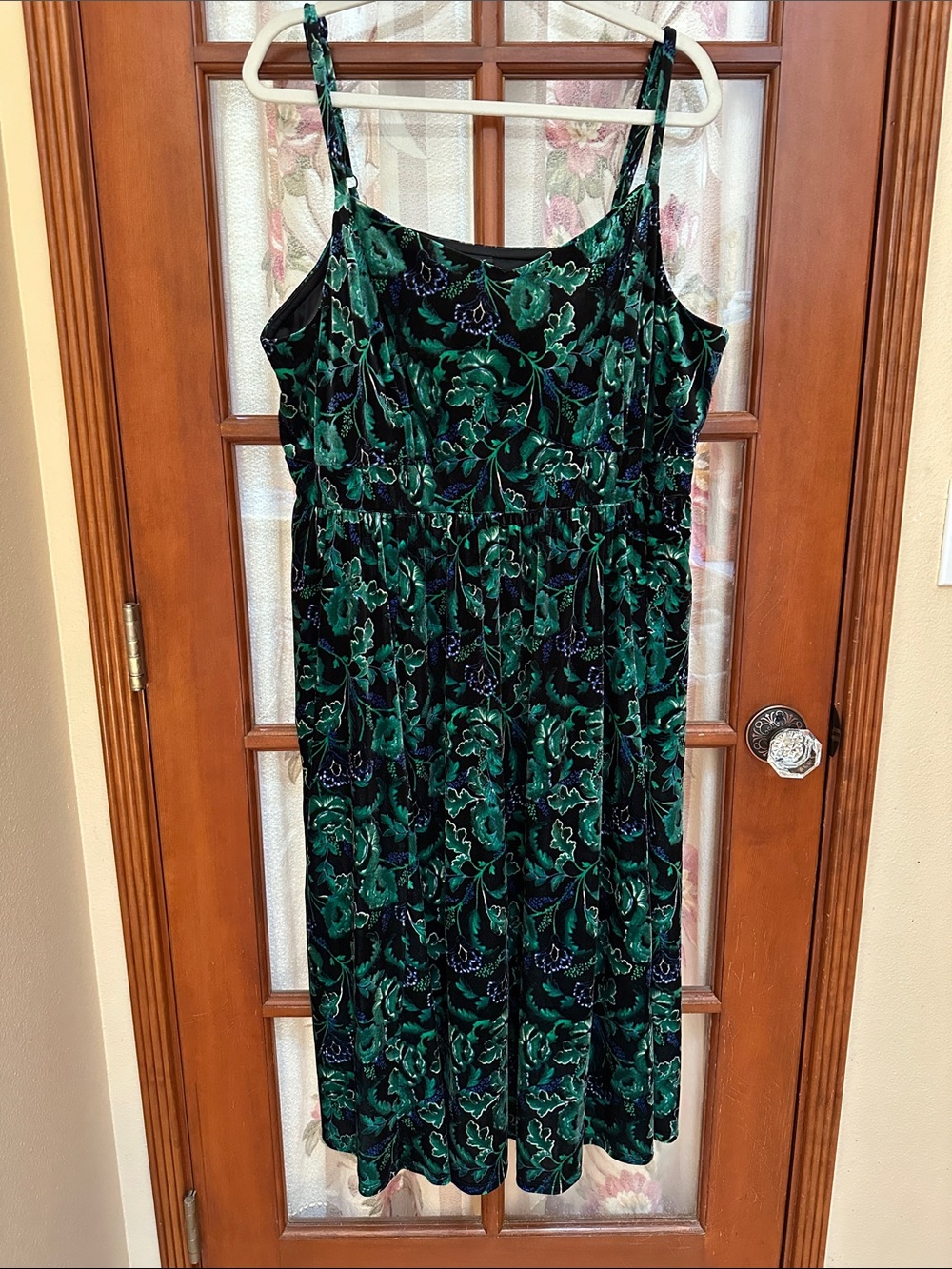 torrid Emerald and Black Floral Velvet Spaghetti-Strap Dress with pockets